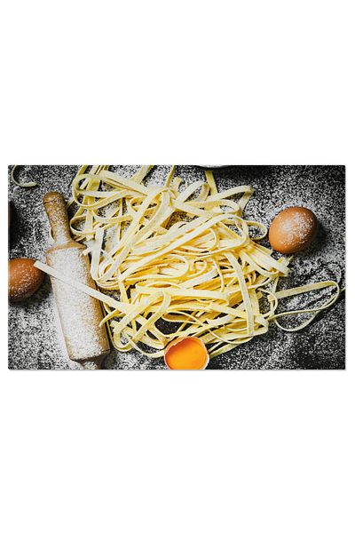 StoryGift Romania Tablou Canvas Paste Tagliatelle Fainoase Facute In Casa Pe O Masa Neagra Paste Proaspete Si Gu