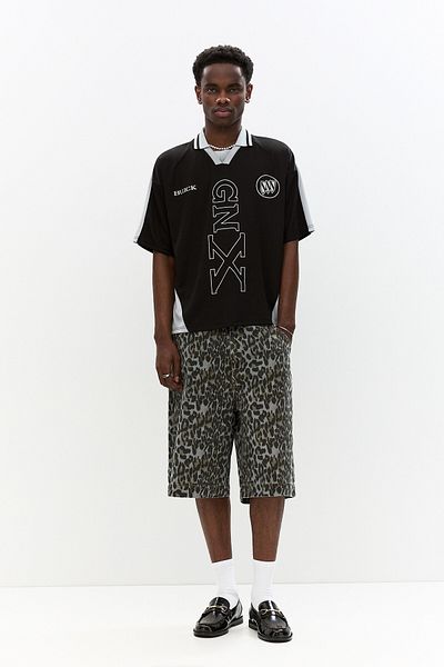 Pull & Bear تي شيرت بولو من GNX