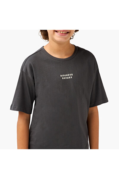 Juniors Typographic Print T-Shirt With Crew Neck And Short Sleeves