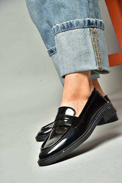 Fox Shoes S652913008 Fekete lakkbőr Loafer mokaszin női cipő