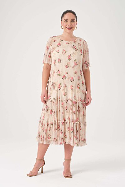Gemko فستان شيفون مطوي بنقشة زهور باللون البيج