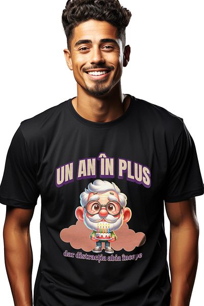 StoryGift Romania Tricou Barbati Un An In Plus, Dar Distractia Abia Incepe, Om Batran Cu Tort Aniversar Cu I Stg