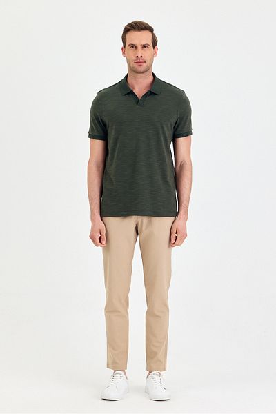 ENQUE Ανδρικό μπλουζάκι Basic Polo Collar από απλό βαμβακερό μπλουζάκι με λεπτή εφαρμογή