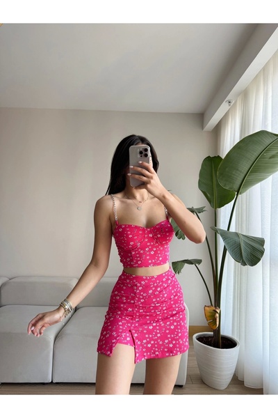 Zoom Butik Set fustă cu bretele cu lanț și pantaloni scurți - FUCHIA