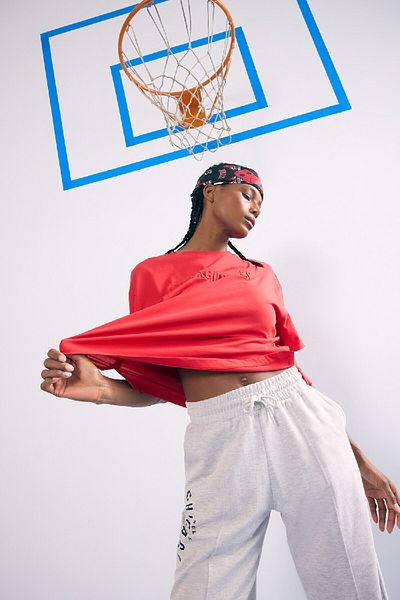 DeFacto Nba Chicago Bulls Oversize Wide Fit Collar Embroidery T-Shirt