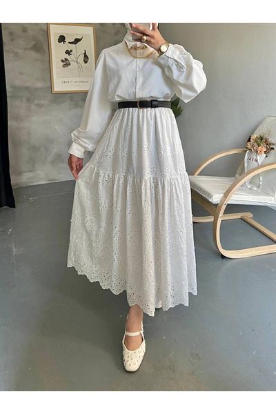 Viskosa Fusta cu detaliu din dantelă VISCOSA Eleganță: Perfectă pentru a combina cu o centură neagră, cămașă albă!