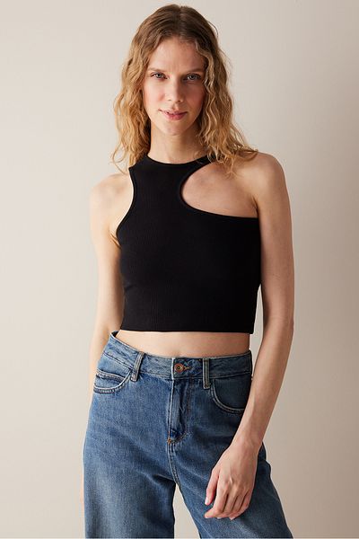 Penti Asymmetric Collar Black Short Top
