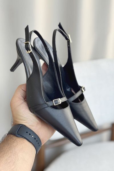 GOFFSHOES Women's Deplay Buckle Low Heel Shoes - Black-Leather
