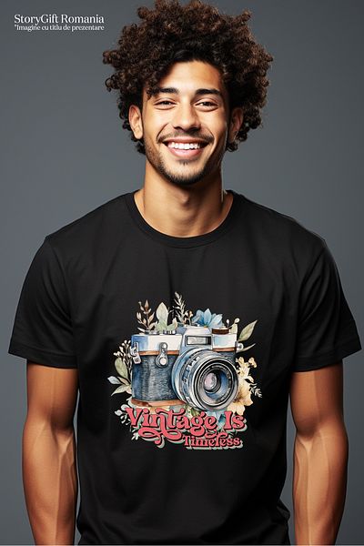 StoryGift Romania Tricou Barbati Cu Un Aparat De Fotografiat Cu Mesajul "vintage Is Timeless", Ilustratie, A Stg