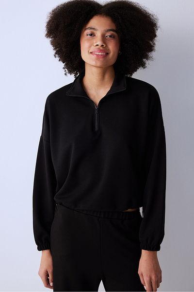 Penti Schwarzes, seidig kurzes Sweatshirt