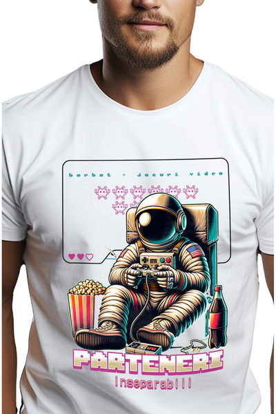 StoryGift Romania Tricou Barbati Astronaut Jucand Joc Video Parteneri Insepar...