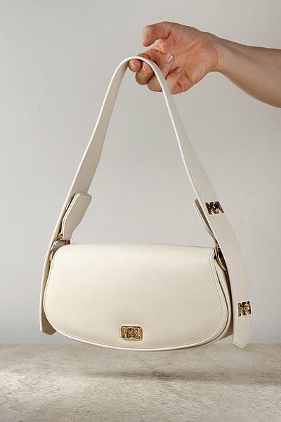DSN Baguette Shoulder Bag with Gold Accessories – Stylish and Minimal Design