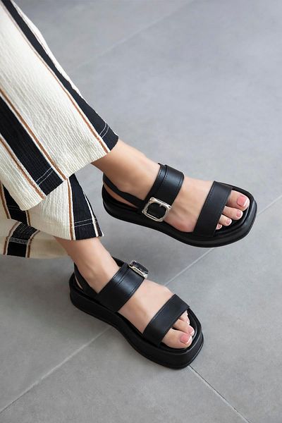 STRASWANS Martina Women's Buckle Detail Daily Leather Sandals Black