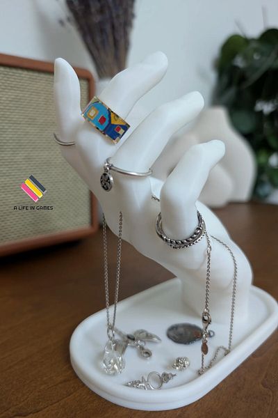 a life in games Real Hand-Shaped Decorative Ring Bangle Watch Organizeri Modern Jewelry Stand Jewellery Anklet Exhibition