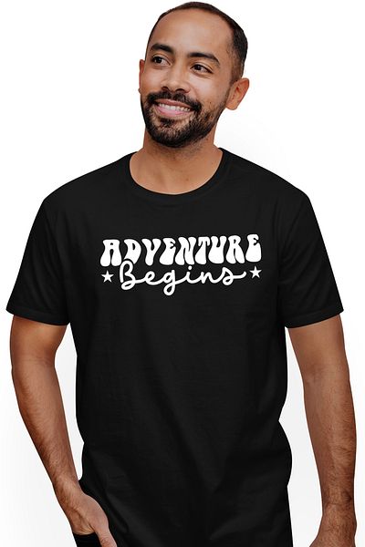 StoryGift Romania Men's T-Shirt For Adventure Lovers With The Text In English "adventure Begins" - Aven Stg
