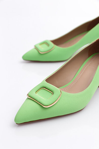 DGN 4320 Women's Pointed Toe Thick Low Heeled Shoes with Metal Accessories