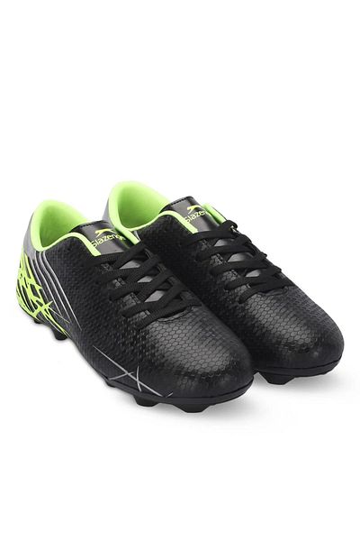 Slazenger حذاء كارلو إم لكرة القدم للرجال باللون الأسود والأخضر