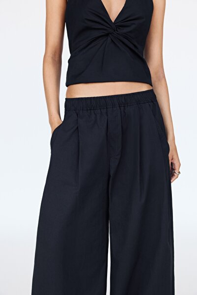 Pull & Bear Barrel trousers with an elasticated waistband