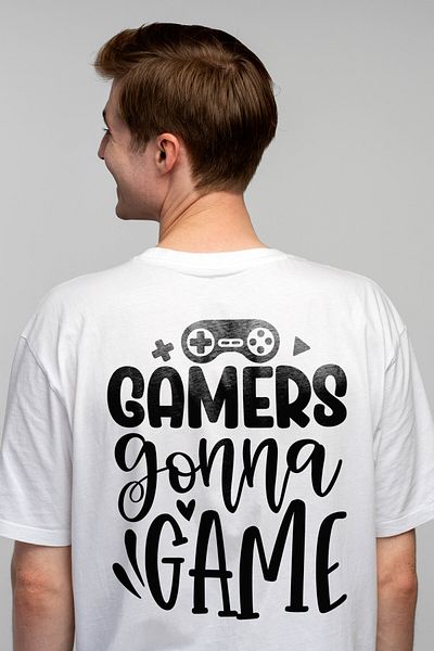 StoryGift Romania Men's T-shirt with heart and controller for gamers who play quite a lot of STG