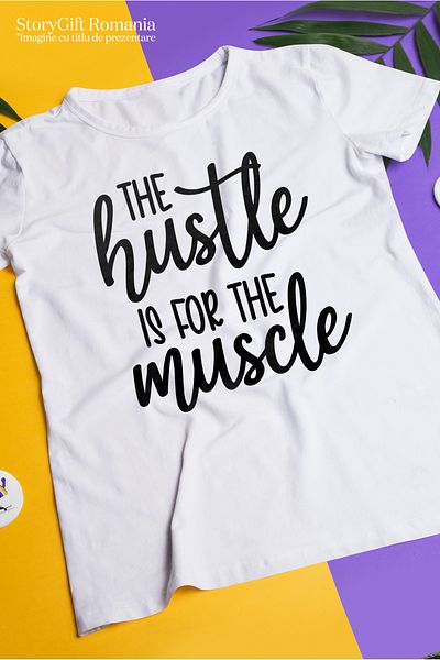 StoryGift Romania Men's T-shirt for those who train at the gym with the text "Work is for muscles" with STG