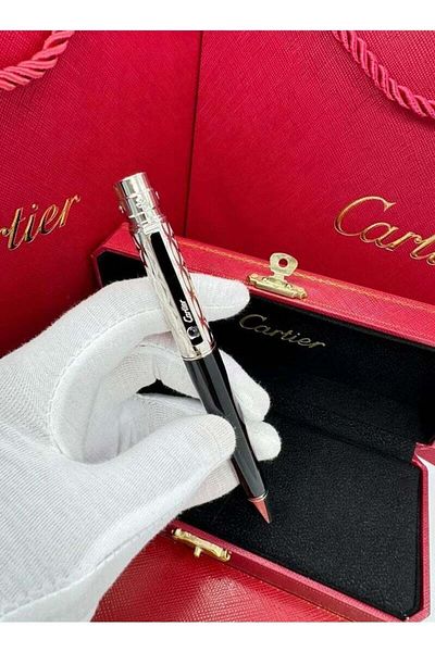 Cartier Cater pen with luxurious design and accessories