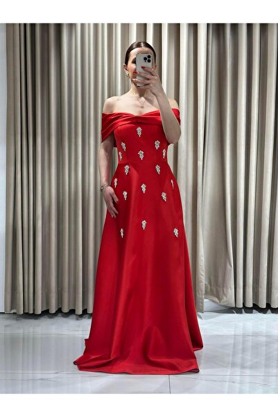 Kaleiçi Yıldızlar Kırmızı Saten Straplez Önü Taşlı Elbise 2284