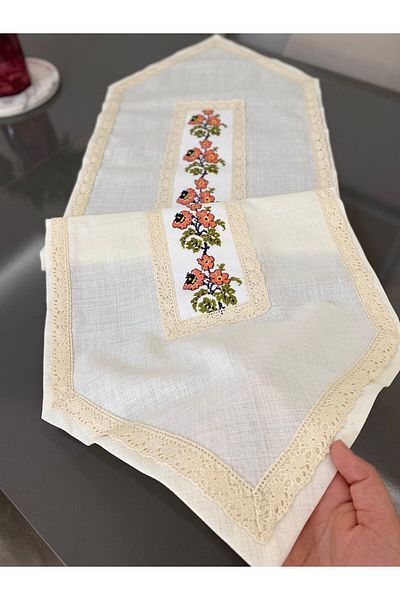 Parla Life Linen Runner - Κεντημένη στο χέρι σταυροβελονιά (κατασκευάζεται σε προσαρμοσμένο μέγεθος)