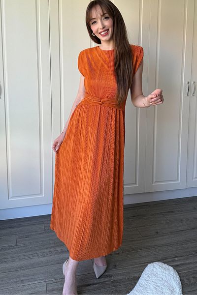 Dilay Gökoğlu Butik Padded Crinkle Midi Waist Detailed Orange Dress