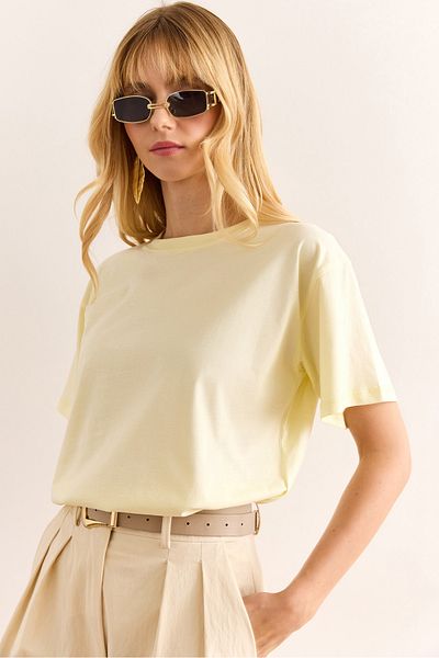 Olalook Women's Light Yellow Crew Neck Basic T-Shirt Tsh-19000774