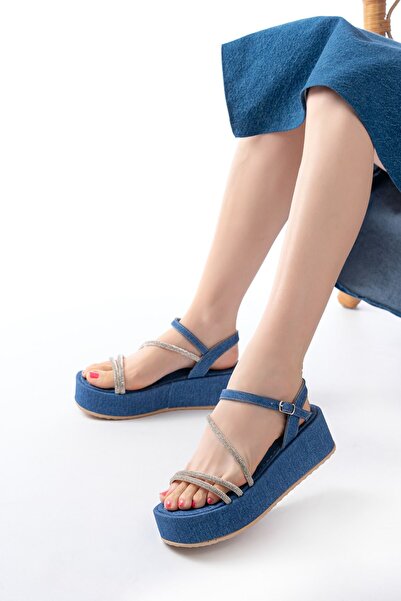 infon shoes creation 861-1017 Sandale de damă cu toc cu pană din denim albastru