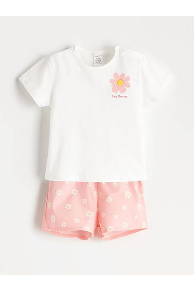 LC Waikiki Lcw Baby Ecru Floral Baby Girl T-Shirt and Shorts 2-Pack