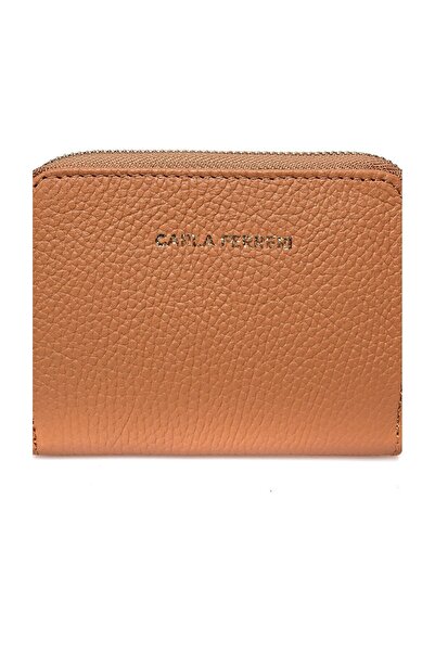 Carla Ferreri Wallet
100% cow leather
Zip closure
Card and money compartments
Dimensions (L): 10x13x2.5cm
Handle: