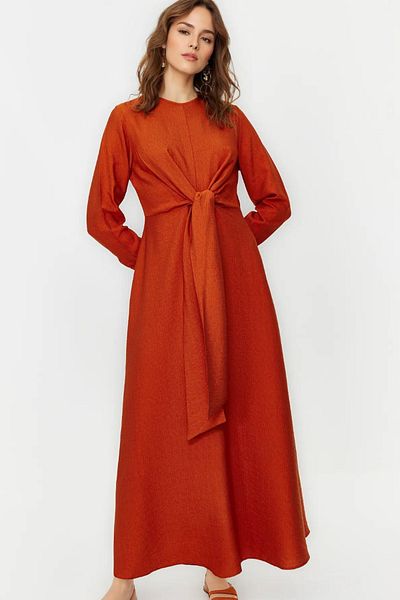 Trendyol Modest Gefliestes Taillenband, detailliertes Webkleid TCTSS23EB00221