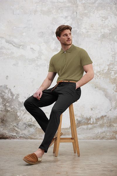 Trendyol Collection Тениска с поло деколте от 100% памук, обикновена/нормална кройка с цип