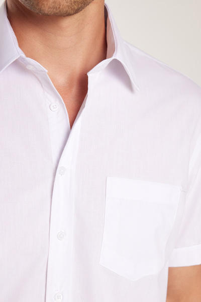 Tudors Ανδρικό λευκό πουκάμισο με κανονική εφαρμογή κλασικής κοπής, απλή γραβάτα που σιδερώνει εύκολα