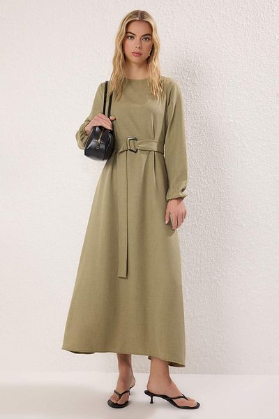 Khakifarbenes gewebtes Kleid mit Gürtel TCTSS25EB00096