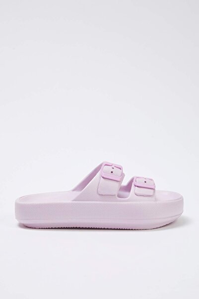 TRENDYOL SHOES Puha rózsaszín dupla szalagos csat részletes világos talpú női papucs TAKSS25TE00019