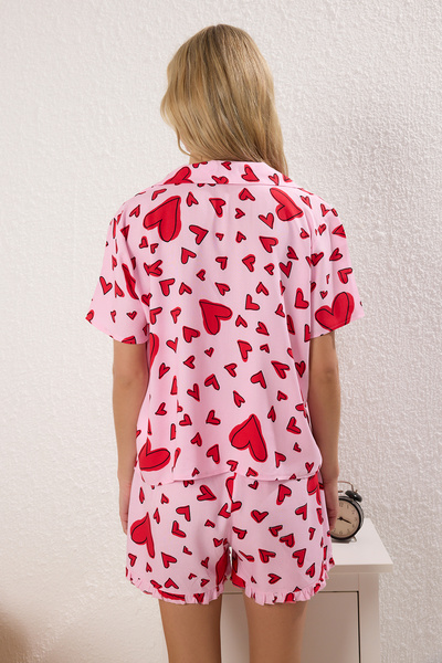 Trendyol Collection Σετ πιτζάμες υφαντό με ροζ βολάν καρδιάς με λεπτομέρεια σορτς βισκόζης THMSS25PT00425