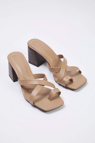 TRENDYOL SHOES Klapki damskie Mink Wooden Heel z ozdobnymi klockami TAKSS25TO00092