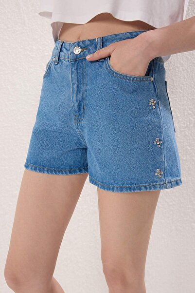 Trendyol Collection Kék kő részletes, normál derékú City Boy farmer rövidnadrág TWOSS25SR00176