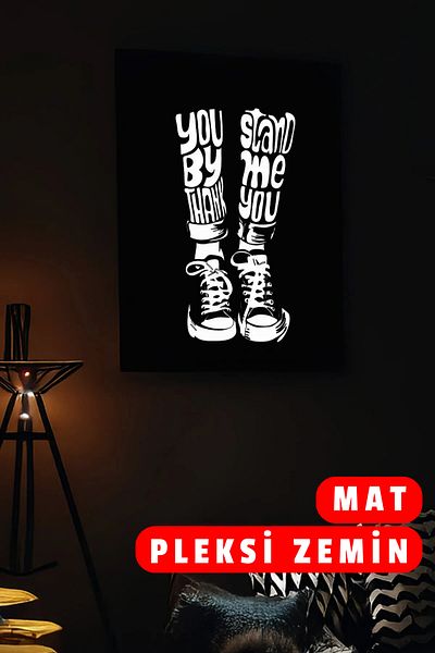 Angels Passion Pictură reflectorizantă pe podea din plexiglas cu mesaj „You Stand By Me Thank You”.
