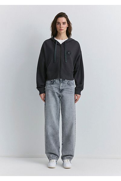 Mavi Anthrazitfarbenes Crop-Sweatshirt mit Patch-Logo und Reißverschluss 1s10297-70087