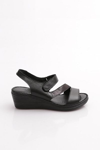 DGN 09 Women's Velcro Cross Strap Sandals