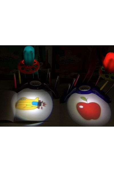 zola Set proiector desen cu lumina, 3 discuri 24 poze, suport carioci, 12 piese, 21x24x14 cm