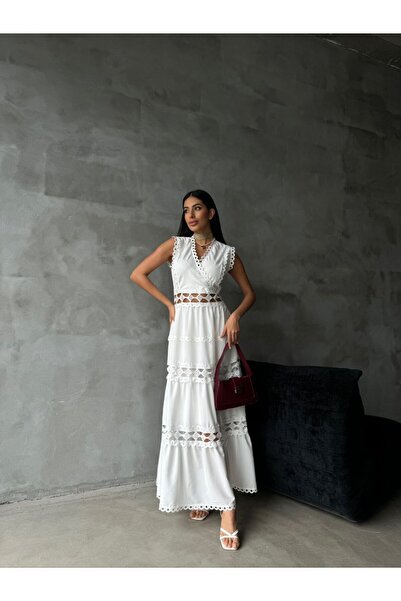 NEW JOURNAL فستان نسائي أبيض ناعم الملمس من قماش الكريب الفاخر مع تفاصيل دانت...