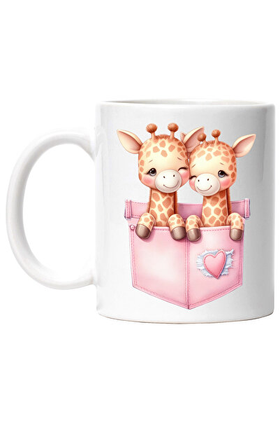 StoryGift Romania Cana cu 2 girafe care stau intr-un buzunar, inghesuite, apr...