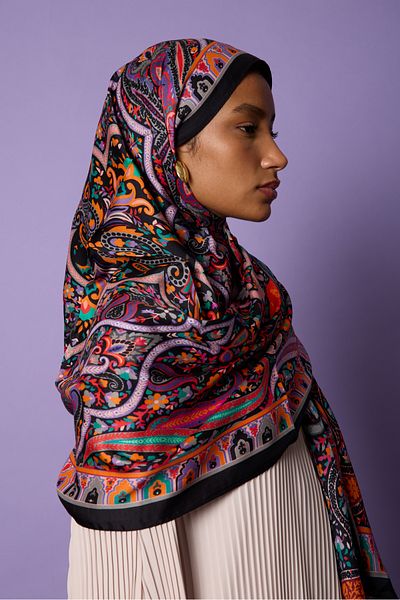 TUA İPEK ŞAL organic din viscoză İNCİRA - Negru cu model floral etnic