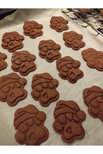 Cypnova Christmas Themed Dog Paw Cookie Mold – 3 Pieces, Cute and Fun Design