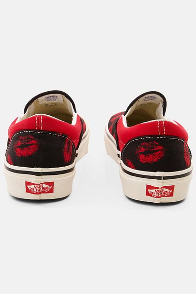 Vans Men Classic Slip On Casual Shoes, Black/white/red