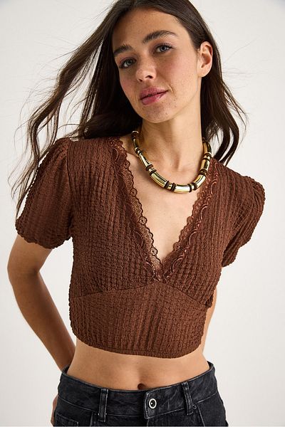 Bianco Lucci Women's V-Neck Scallop Detailed Wrapped Short Sleeve Crop Blouse 2231 60284051